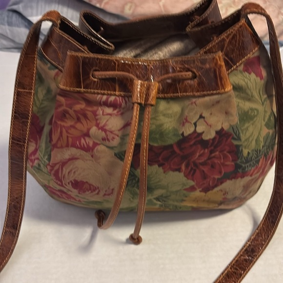 FURLA BRAND DARK TAN FLORAL CLOTH BUCKET LSTYLE BAG WITH LEATHER TIE CLOSURE❤️ - Picture 3 of 16